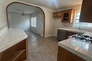 7611 Hereford St, Houston, TX 77087 - Photo 5