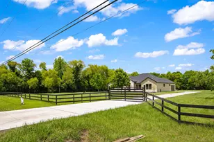 243 County Rd 487, Dayton, TX 77535 - Photo 3