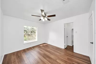 15919 Lake Lodge Drive, Houston, TX 77062 - Photo 35