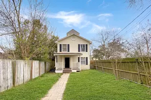 4815 8th St, Bacliff, TX 77518 - Photo 1