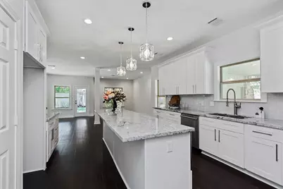 810 Herdsman Drive, Houston, TX 77079 - Photo 11