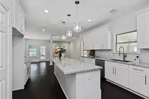 810 Herdsman Dr, Houston, TX 77079 - Photo 11