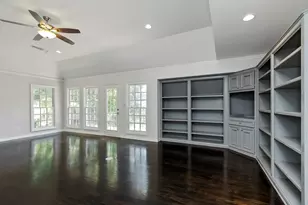 810 Herdsman Dr, Houston, TX 77079 - Photo 31