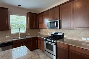 7034 Sun Creek Dr, Hitchcock, TX 77563 - Photo 11