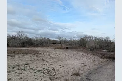 621 County Road 356, Kenedy, TX 78119 - Photo 7