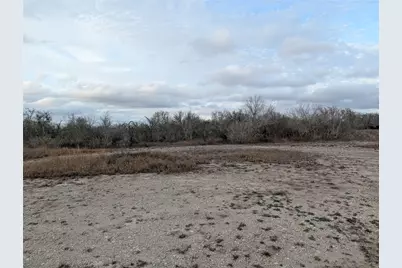 621 County Road 356, Kenedy, TX 78119 - Photo 9