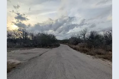 621 County Road 356, Kenedy, TX 78119 - Photo 11