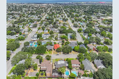 5023 Woodrow Ave, Galveston, TX 77551 - Photo 5