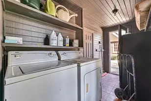 5023 Woodrow Ave, Galveston, TX 77551 - Photo 15