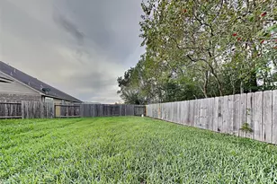 18935 Deer Trace Dr, Crosby, TX 77532 - Photo 17