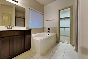 18935 Deer Trace Dr, Crosby, TX 77532 - Photo 9