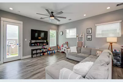 1221 W Tidwell Road, Houston, TX 77091 - Photo 3