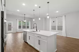 4028 Starbright St, Houston, TX 77018 - Photo 3