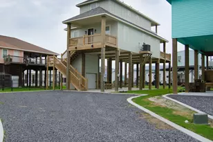1998 Royalville Ct, Crystal Beach, TX 77650 - Photo 43