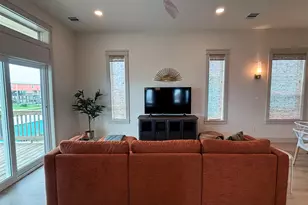 1998 Royalville Ct, Crystal Beach, TX 77650 - Photo 3
