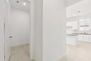 6710 Alejandro Pl, Baytown, TX 77523 - Photo 21