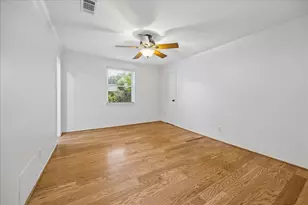 9618 Highmeadow Dr, Houston, TX 77063 - Photo 9