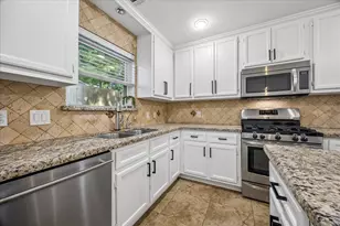 9618 Highmeadow Dr, Houston, TX 77063 - Photo 3