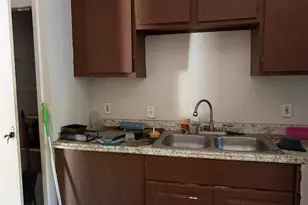 5226 Pensdale St, Houston, TX 77033 - Photo 3