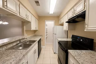 615 Cole St, Webster, TX 77598 - Photo 7