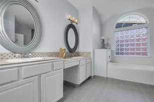 1408 S Friendswood Dr, Friendswood, TX 77546 - Photo 17