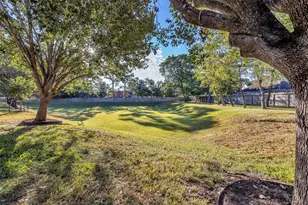 1408 S Friendswood Dr, Friendswood, TX 77546 - Photo 27