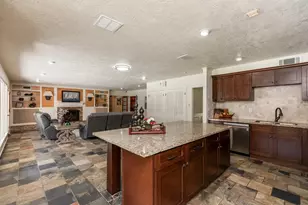 1280 Cherokee Ln, Beaumont, TX 77702 - Photo 13