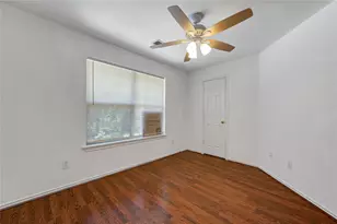 225 E Summerhaze, The Woodlands, TX 77382 - Photo 37