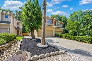 225 E Summerhaze, The Woodlands, TX 77382 - Photo 3