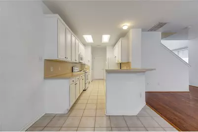 225 E Summerhaze, The Woodlands, TX 77382 - Photo 15