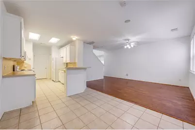 225 E Summerhaze, The Woodlands, TX 77382 - Photo 11