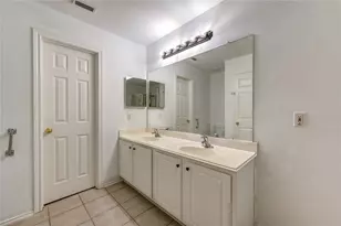 225 E Summerhaze, The Woodlands, TX 77382 - Photo 27