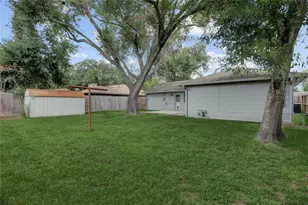 5843 Shurmard Dr, Houston, TX 77092 - Photo 17