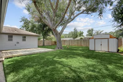 5843 Shurmard Drive, Houston, TX 77092 - Photo 15
