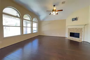 179 Hearthshire Cir, The Woodlands, TX 77354 - Photo 9