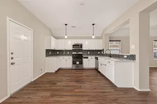 9418 Belleclaire Ln, Houston, TX 77044 - Photo 11