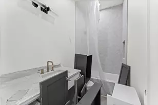 402 Columbia St, Houston, TX 77007 - Photo 31