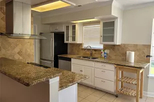 9322 Fairdale Ln, Houston, TX 77063 - Photo 9