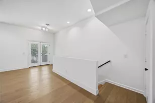 939 Colorado St, Houston, TX 77007 - Photo 13