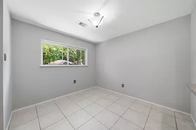 99 Summer Crest Circle, The Woodlands, TX 77381 - Photo 5