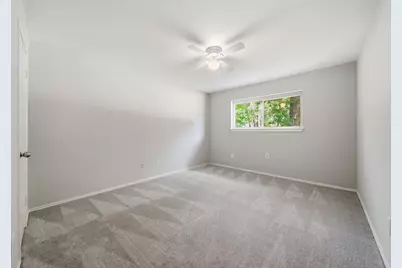 99 Summer Crest Circle, The Woodlands, TX 77381 - Photo 9