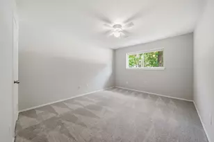 99 Summer Crest Cir, The Woodlands, TX 77381 - Photo 9