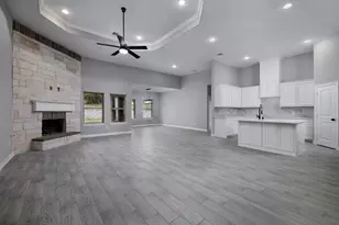 1920 Rollingwood Dr, Huntsville, TX 77340 - Photo 5