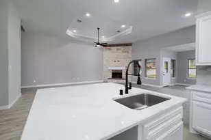 1920 Rollingwood Dr, Huntsville, TX 77340 - Photo 11