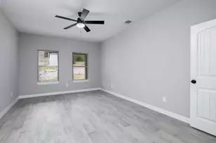 1920 Rollingwood Dr, Huntsville, TX 77340 - Photo 13