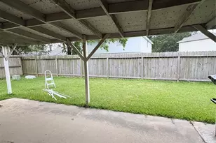 1822 Park Oak, Kemah, TX 77565 - Photo 9
