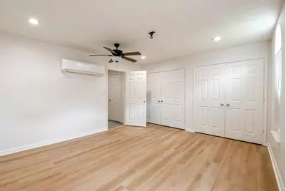 7915 Quail Meadow Drive, Houston, TX 77071 - Photo 11