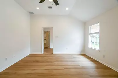 7915 Quail Meadow Drive, Houston, TX 77071 - Photo 15
