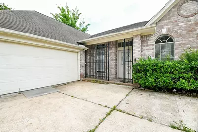 7915 Quail Meadow Drive, Houston, TX 77071 - Photo 25