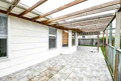 7915 Quail Meadow Drive, Houston, TX 77071 - Photo 23
